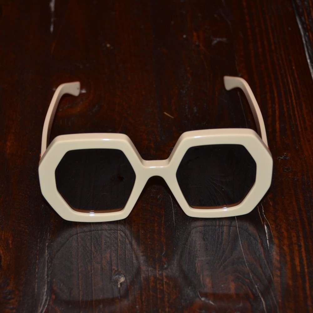 RARE GUCCI IVORY HEXAGON DOUBLE G ITALY GEOMETRIC OVERSIZED SUNGLASSES GG0772S